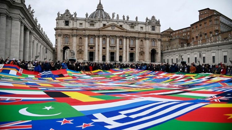 Papież modli się za migrantów na granicach