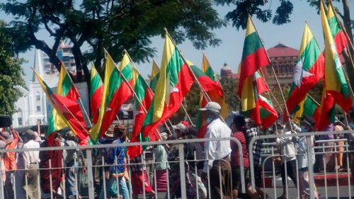 Le Pape appelle à regarder les souffrances des Birmans martyrisés