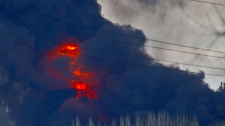 Russischer Bombenangriff auf Raffinerie bei Odessa, Ukraine
