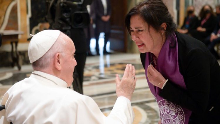 教宗方济各接见意大利玛切拉塔大学的师生们