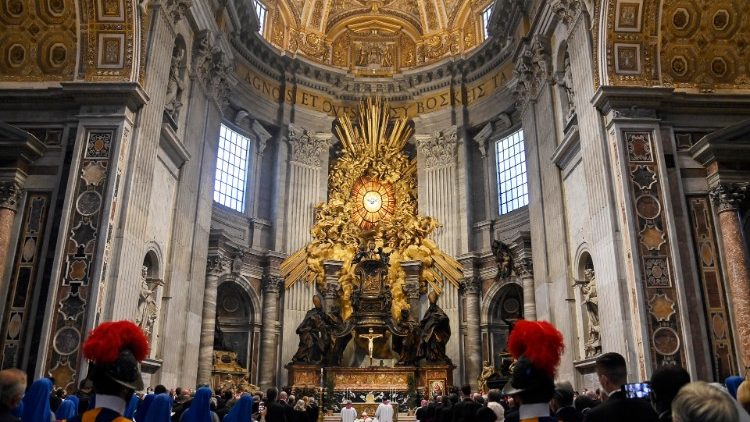 La Curie rassemblée pour les obsèques du cardinal Sodano.