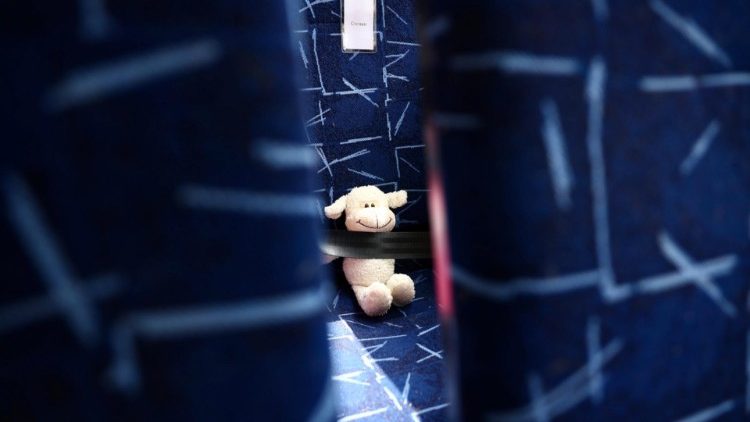 Il Papa: ovunque proteggere i bambini