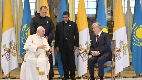 Papst in Kasachstan: Unsere Welt muss wieder zu Harmonie finden