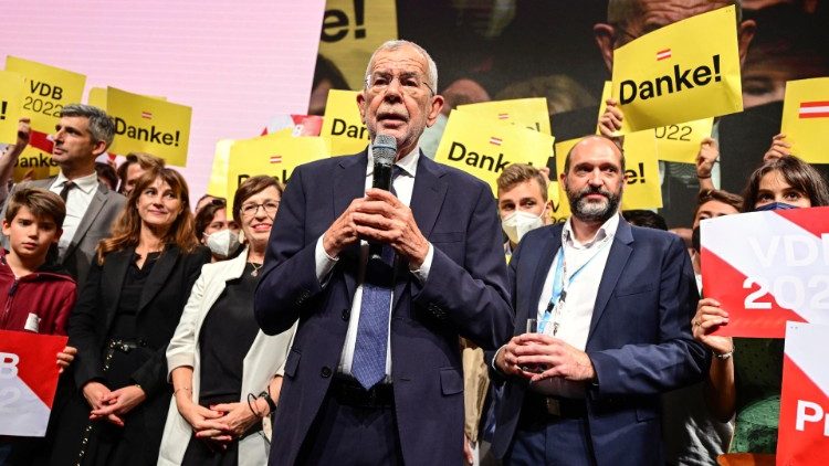Alexander Van der Bellen hat die Wahl zum Bundespräsidenten im ersten Wahlgang gewonnen