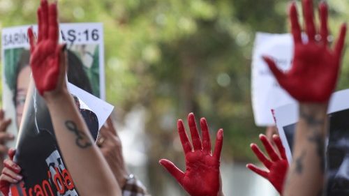 Iran, alla protesta si uniscono anche gli operai