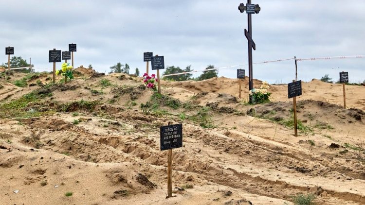 Mass burial site discovered in the city of Lyman, eastern Ukraine