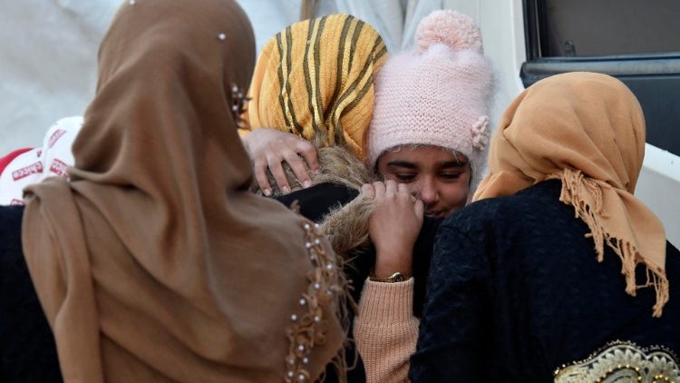 Syrian refugees visibly moved as they wait to leave Lebanon to return to Syria