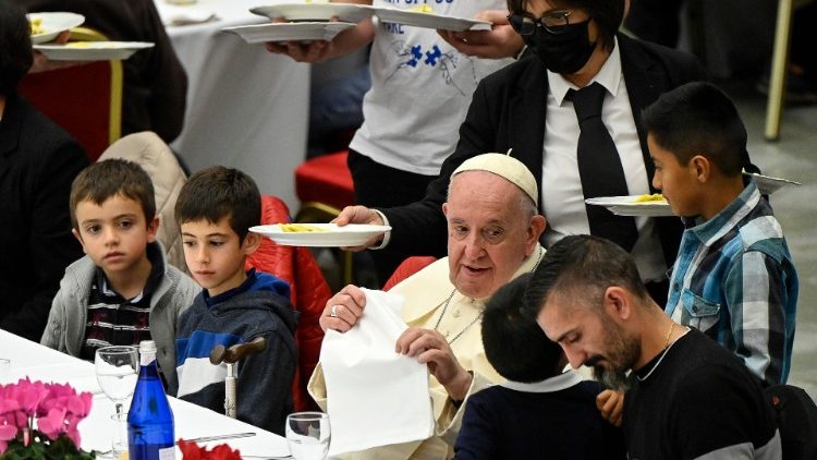 Almuerzo con el Papa Francisco en la Jornada Mundial de los Pobres 2022