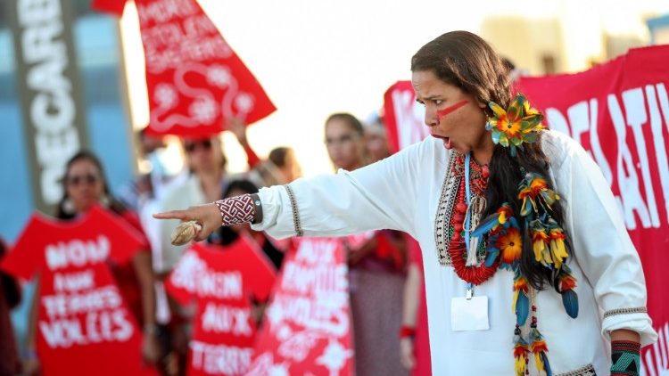Manifestação em defesa da Amazônia na COP27 em Sharm El-Sheikh, no Egito
