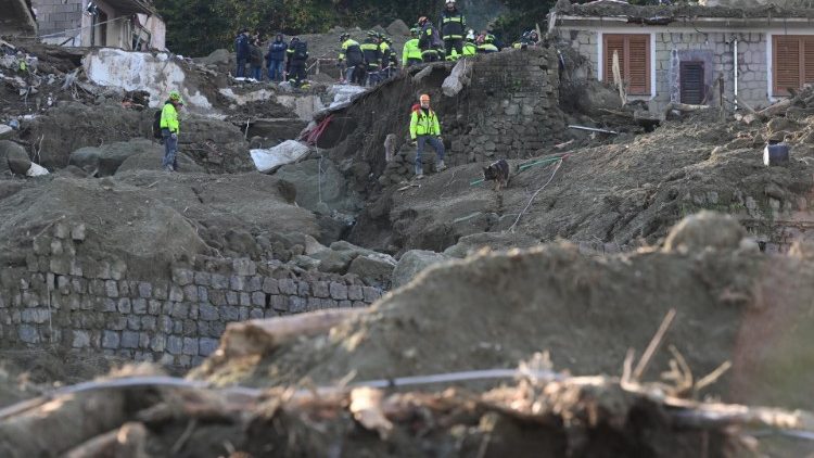 Ischia: Feuerwehrleute suchen weiter nach Vermissten