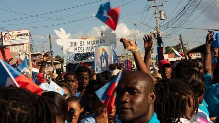 Procesja w dniu uroczystości Niepokalanego Poczęcia w stolicy Haiti