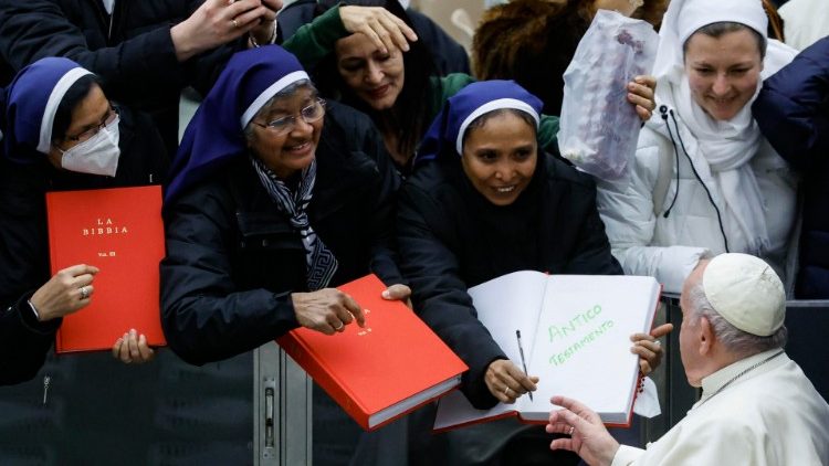 Der Papst bei der Generalaudienz im Vatikan