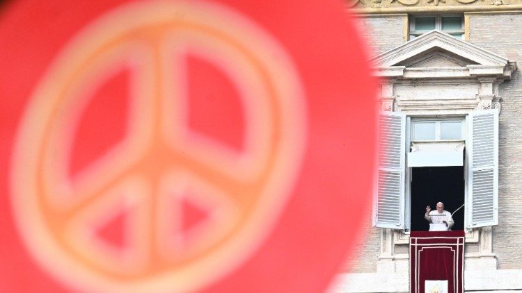 Beim Angelusgebet am zweiten Weihnachtstag