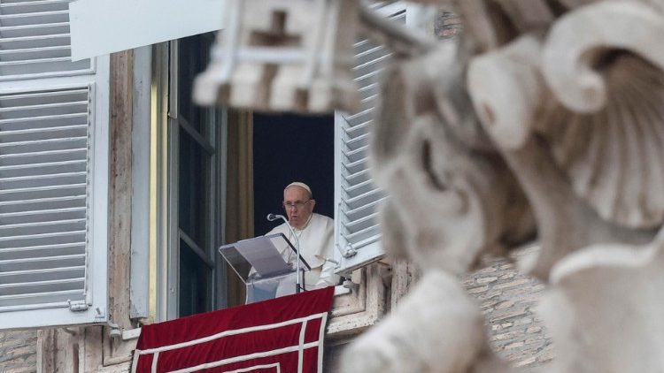 Sveti oče napovedal molitveno bdenje pred začetkom 16. rednega zasedanja škofovske sinode.