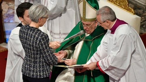 Papst zum Bibel-Sonntag: Wort Gottes ist Geschenk für alle