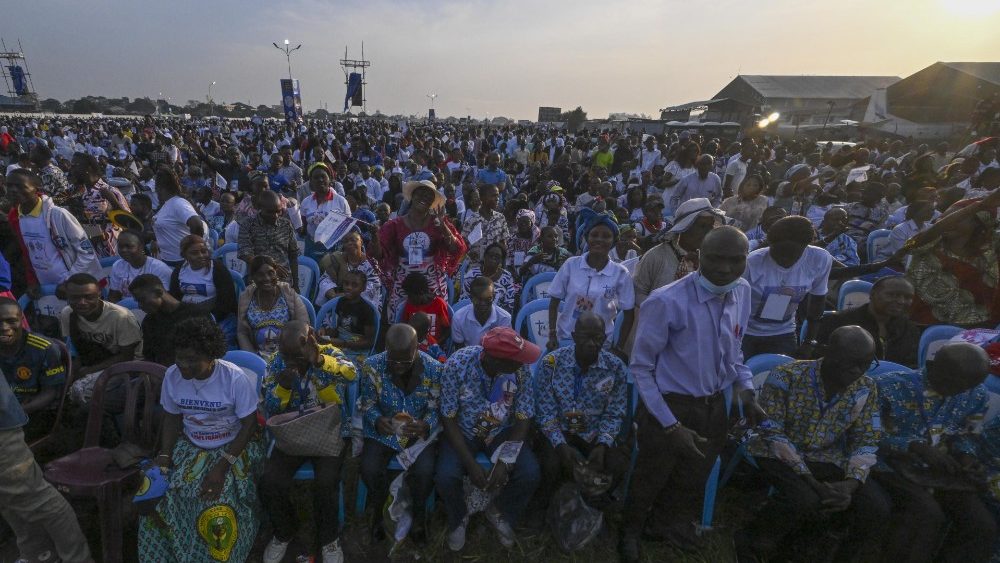 Papa, cristiani chiamati a spezzare circolo della violenza