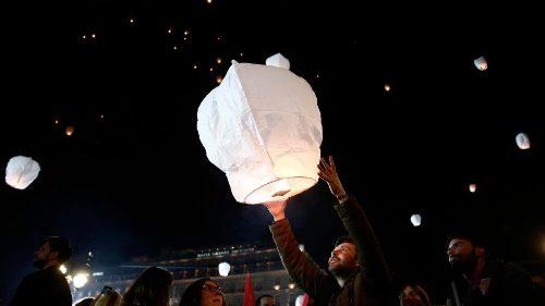 Grecia: Francisco renueva su cercanía con víctimas de accidente ferroviario