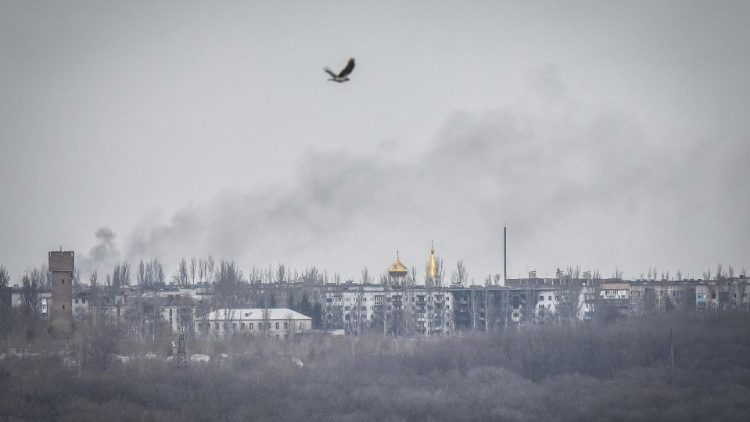 Battle for Bakhmut continues in eastern Ukraine	