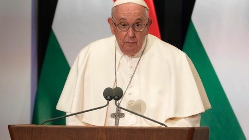 மனிதர்களுக்குள் உறவு பாலங்களை அமைப்போம் : திருத்தந்தை