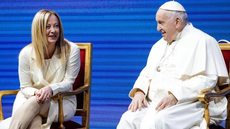 Italiens Ministerpräsidentin Giorgia Meloni und Papst Franziskus
