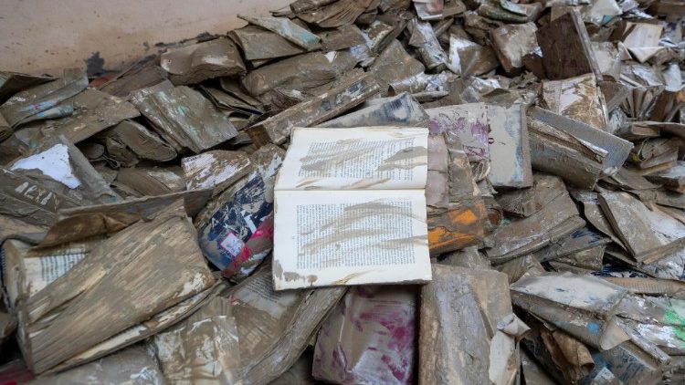 A rischio anche le biblioteche