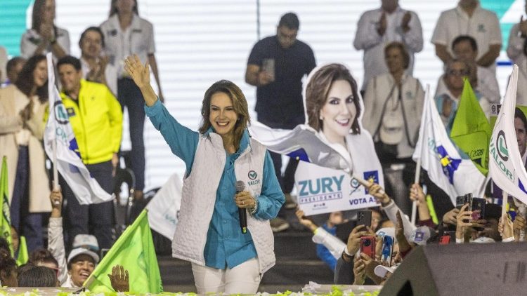 Abschluss der Kampagne von Zury Rios Sosa in Guatemala City. Am Sonntag wird gewählt.