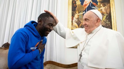 El Papa recibió a Pato, un migrante que perdió a su esposa y su hija en el desierto