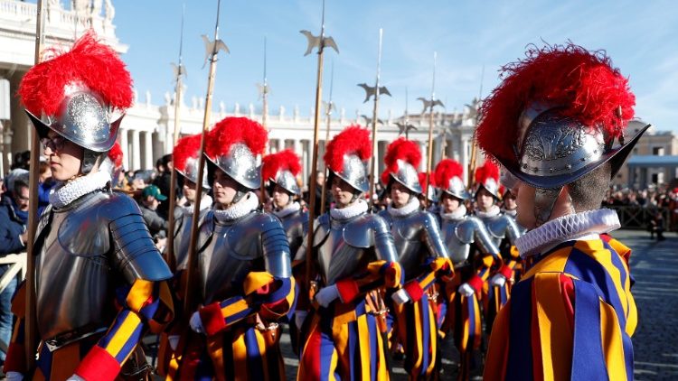 members-of-the-swiss-guard-arrive-at-the-sain-1545734946031.JPG
