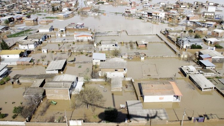 Irán Papa Francisco telegrama inundaciones