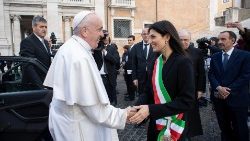 pope-francis-visits-rome-s-city-hall-1553603948185.JPG