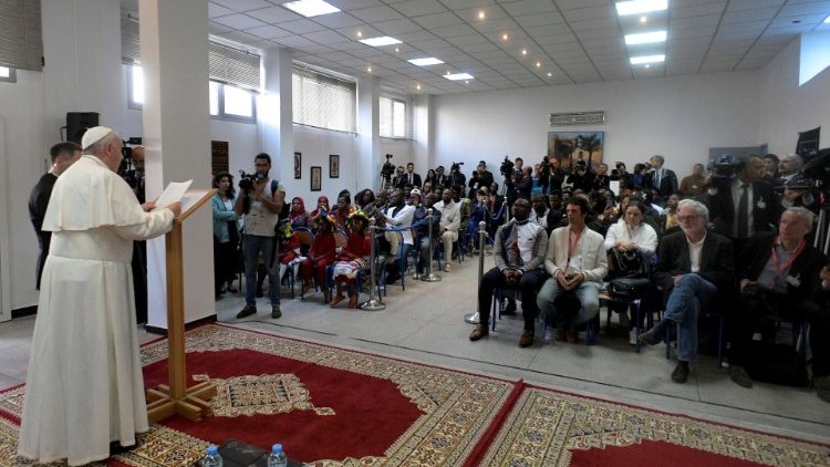 카리타스 센터를 방문한 프란치스코 교황