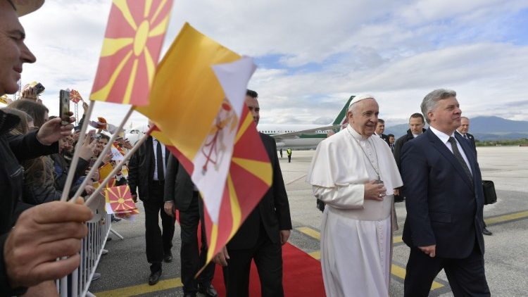 pope-francis-arrives-in-north-macedonia-1557212035568.JPG