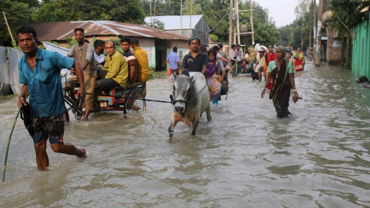 Południowa Azja: powodzie dotknęły 12 mln ludzi
