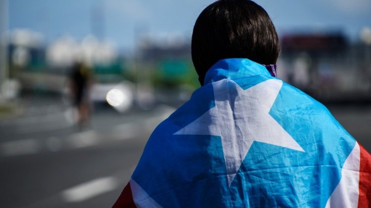 "Neste dia de oração teremos a possibilidade de entregar ao Deus da vida os nossos líderes e o povo porto-riquenho", dizem oa bispos