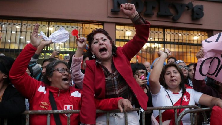 Rassemblement de partisans du président péruvien Martin Vizcarra 