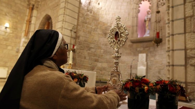 Le fragment du berceau du Christ est arrivé vendredi 29 novembre 2019 à Jérusalem, avant de rejoindre Bethléem. 