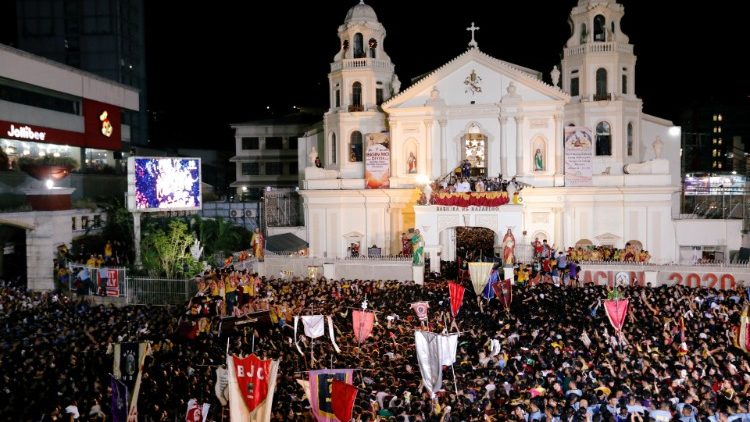 Philippine Catholics at a public litgurgy. 