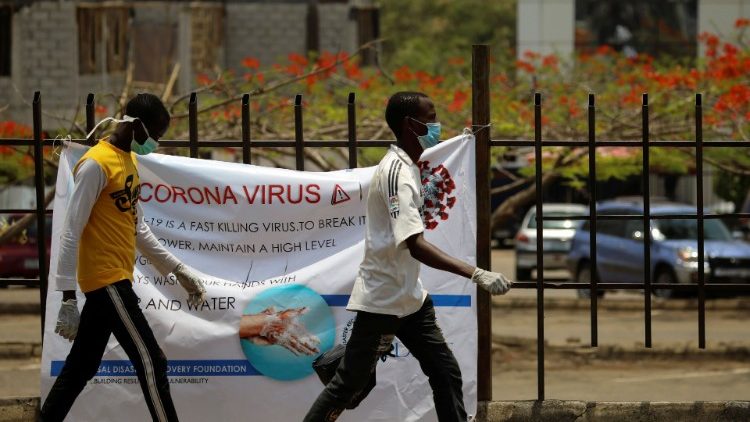 Espalhar a Boa Nova de Jesus e ser "testemunhas do Evangelho com as palavras e com o exemplo", pede Dom Kaigama  aos nigerianos