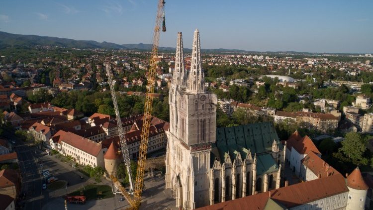 La cathédrale de Zagreb en travaux après le séisme du 22 mars 2020.