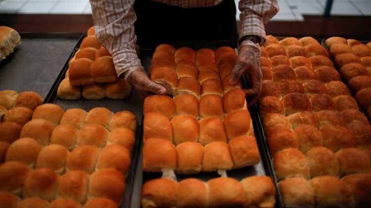 Outbreak of coronavirus disease (COVID-19) in El Salvador