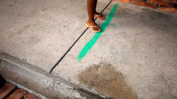 Graças ao empenho das irmãs, nasceu o projeto "Assistência católica para crianças no Quênia", o que permitiu a muitos menores resistir à atual emergência sanitária. 