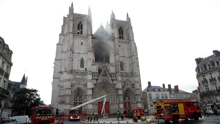 L'incendio nella Cattedrale di Nantes, una settimana fa 