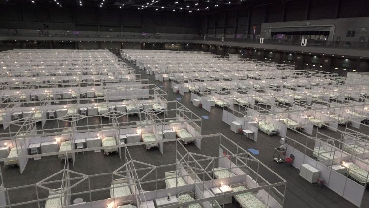 Corona-Notzentrum in Messehalle