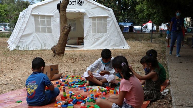 UNICEF: co trzeci uczeń z zamkniętej szkoły, bez zdalnego nauczania