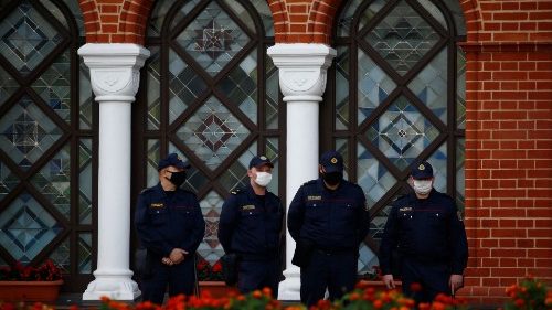 Беларусь: задержаны и освобождены два священника
