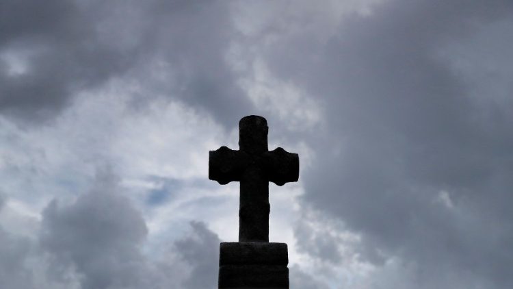 Kreuzspitze einer Kapelle