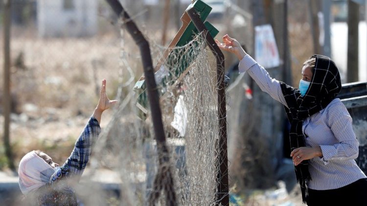 Iglesias y organizaciones religiosas piden a la UE una política que respete los derechos de los refugiados.