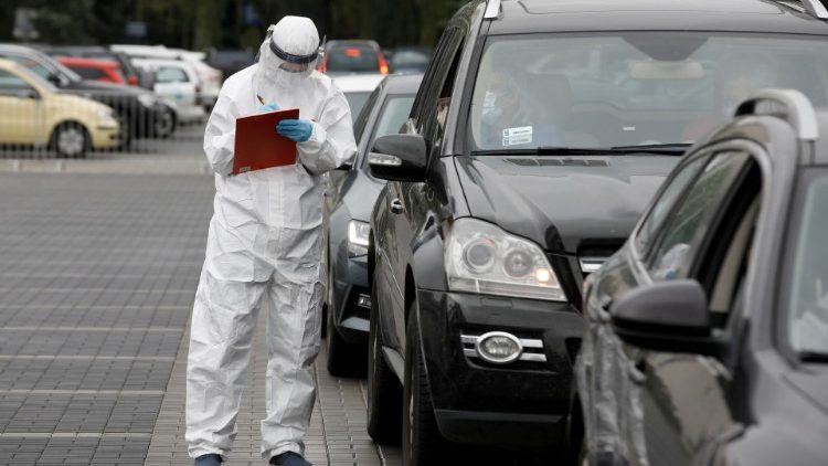 Procedure in "drive in" per accertamenti sul coronavirus 