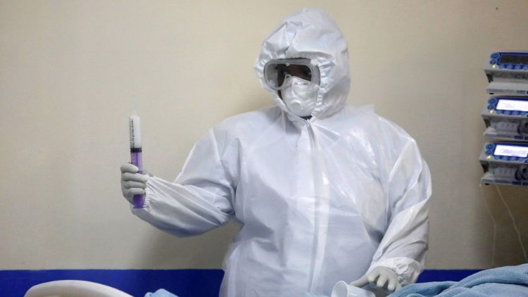 Covid-19 nie może odzierać z godności umierania 