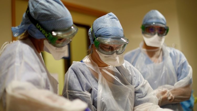  Operatori sanitari in reparti Covid